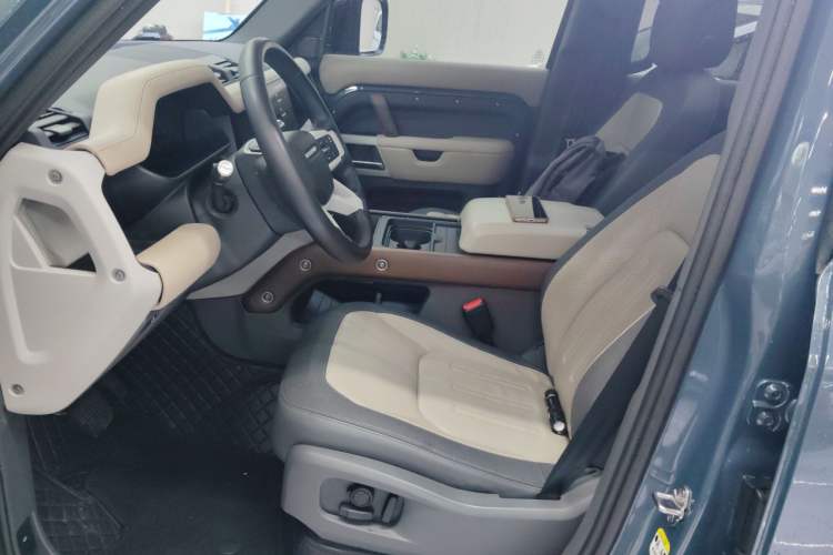 Used Land Rover Defender 2022 110 P400 X-DYNAMIC HSE Left Front Seat