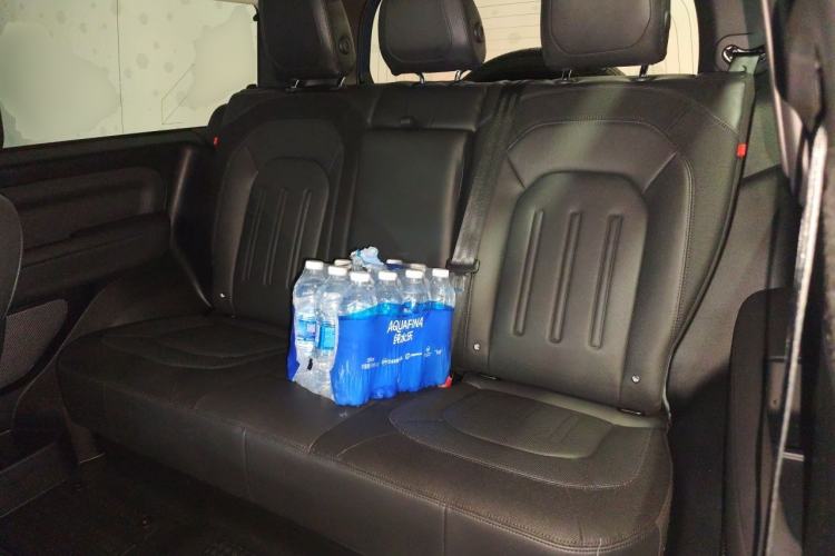 Used Land Rover Defender 2022 90 2.0T P300 X-DYNAMIC HSE Left Rear Seat
