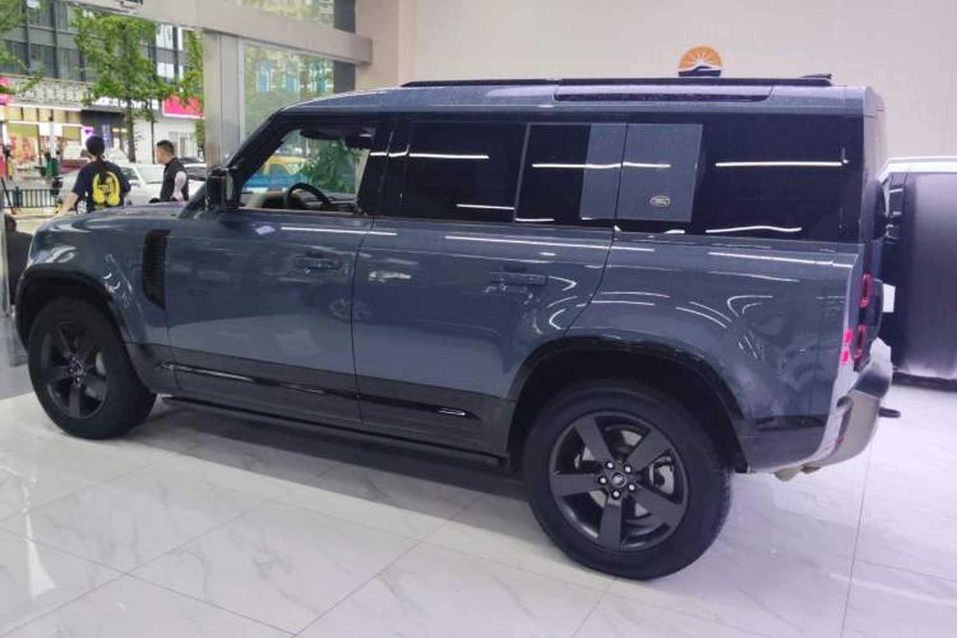 Used Land Rover Defender 2022 110 P400 X-DYNAMIC HSE Left Side