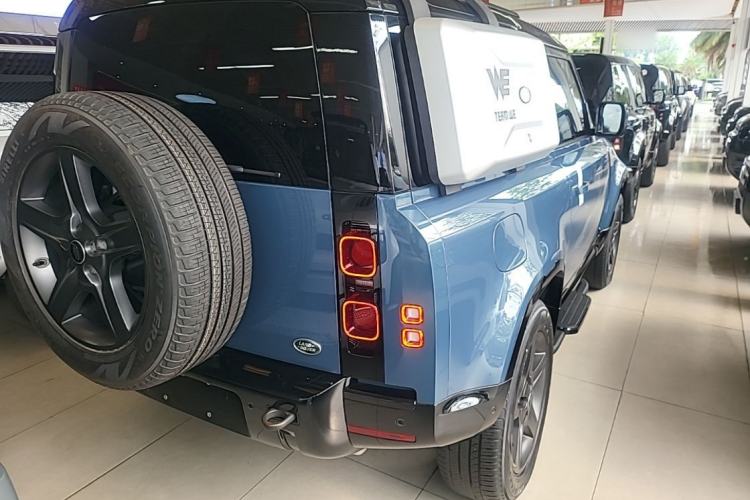 Used Land Rover Defender 2022 90 2.0T P300 X-DYNAMIC HSE Rear Right 45 Deg