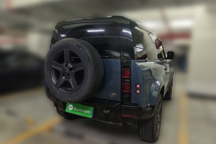 Used Land Rover Defender 2022 90 2.0T P300 SE Rear Right 45 Deg