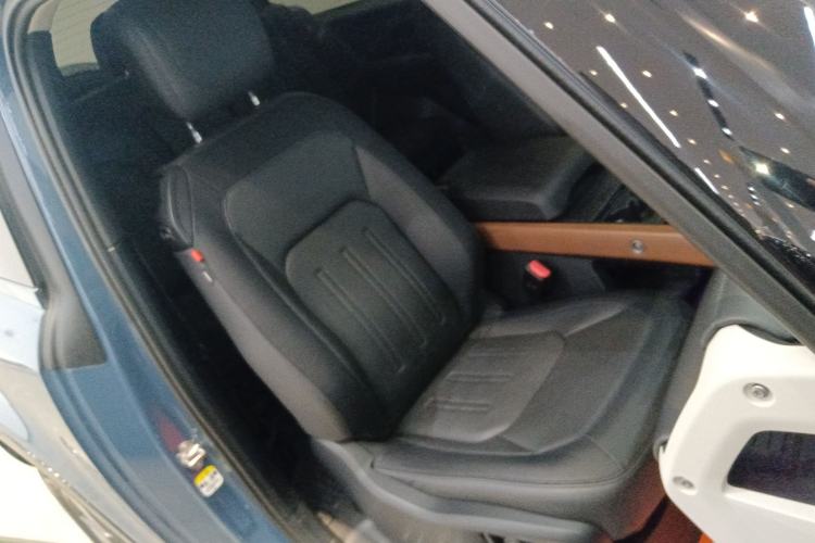 Used Land Rover Defender 2022 90 2.0T P300 X-DYNAMIC HSE Right Front Seat