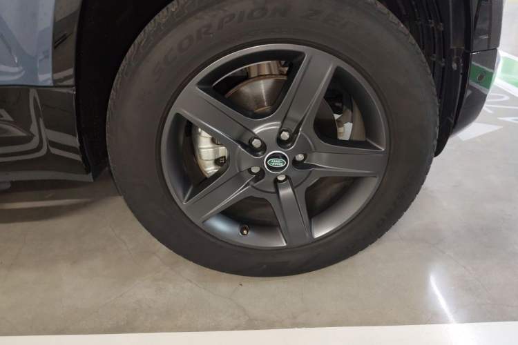 Used Land Rover Defender 2022 90 2.0T P300 X-DYNAMIC HSE Right Front Wheel Hub