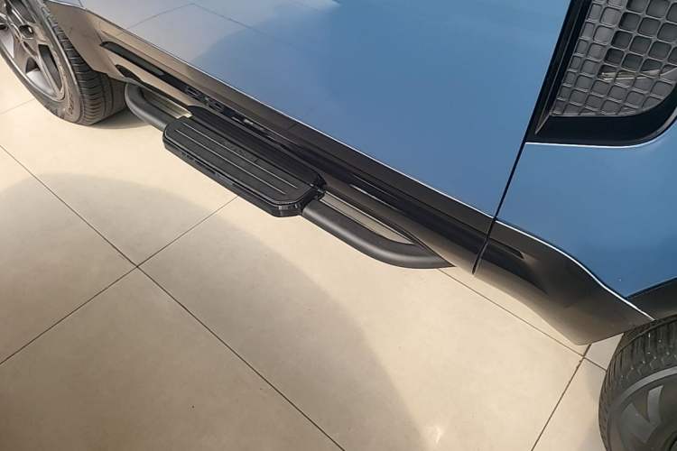 Used Land Rover Defender 2022 90 2.0T P300 X-DYNAMIC HSE Right Side Sill