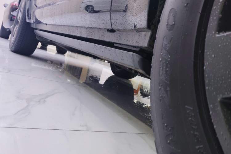 Used Land Rover Defender 2022 110 P400 X-DYNAMIC HSE Right Side Sill