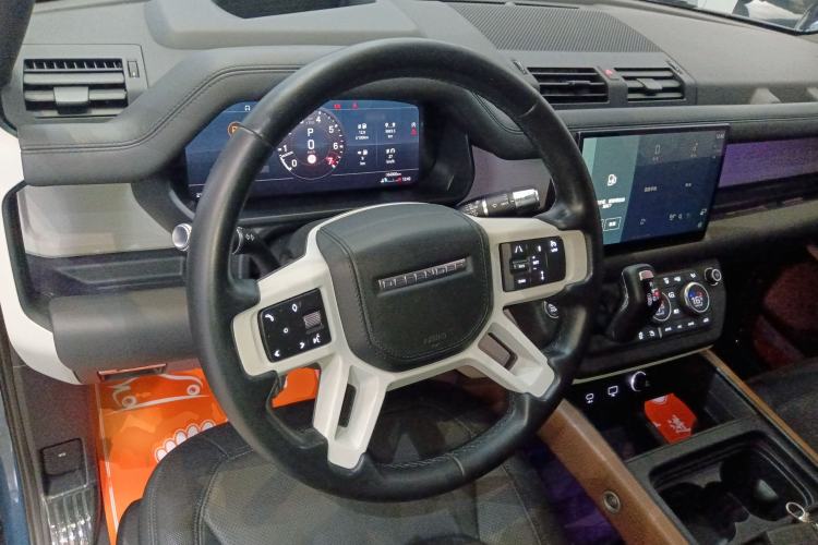 Used Land Rover Defender 2022 90 2.0T P300 X-DYNAMIC HSE Steering Wheel