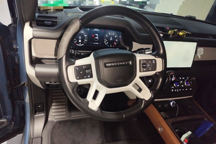 Used Land Rover Defender 2022 90 2.0T P300 X-DYNAMIC HSE Steering Wheel