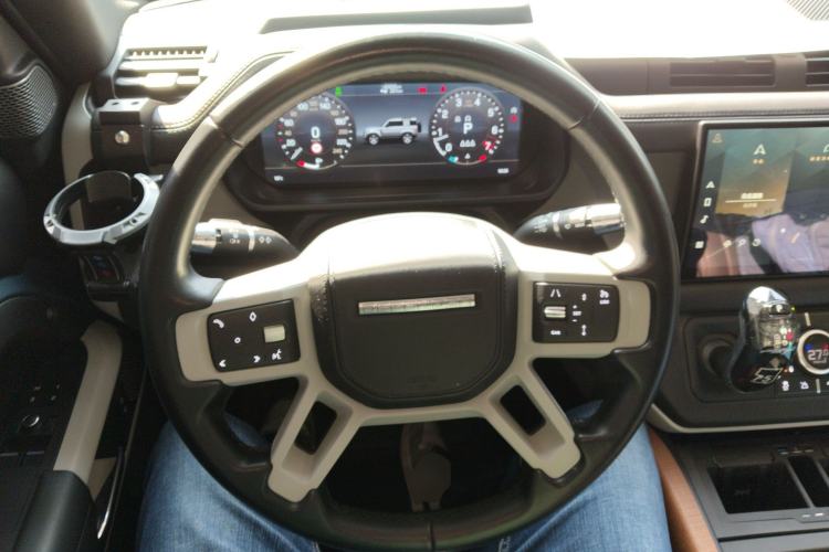 Used Land Rover Defender 2022 90 2.0T P300 X-DYNAMIC HSE Steering Wheel