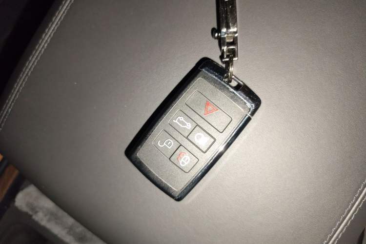Used Land Rover Defender 2022 90 2.0T P300 X-DYNAMIC HSE Vehicle Key
