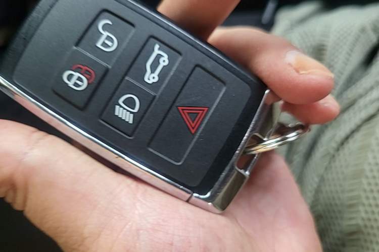 Used Land Rover Defender 2022 90 2.0T P300 X-DYNAMIC HSE Vehicle Key