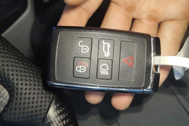 Used Land Rover Defender 2022 90 3.0T P400 XS Vehicle Key