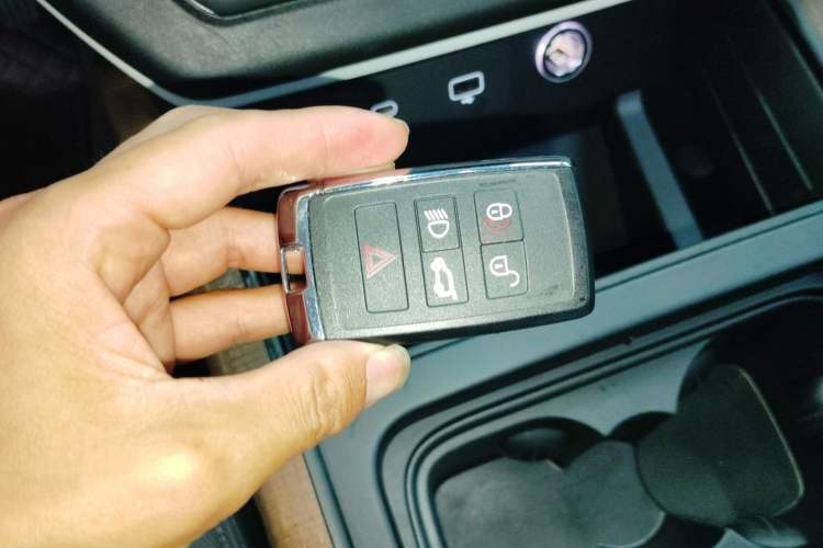 Used Land Rover Defender 2022 110 P400 X-DYNAMIC HSE Vehicle Key