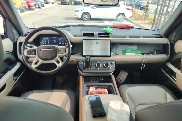 Used Land Rover Defender 2022 110 P400 X Center Console