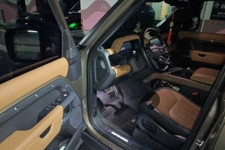 Used Land Rover Defender 2022 110 P400 X-DYNAMIC HSE Driver Seat