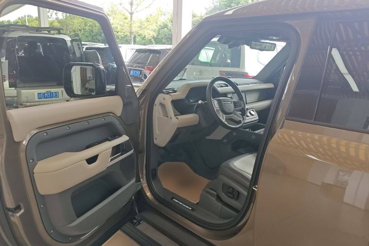 Used Land Rover Defender 2022 110 P400 X-DYNAMIC HSE Driver Seat