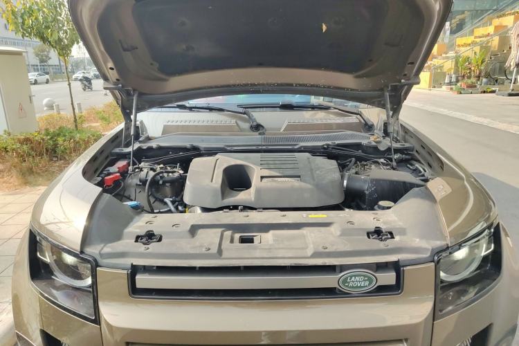 Used Land Rover Defender 2022 110 P400 X Engine Bay