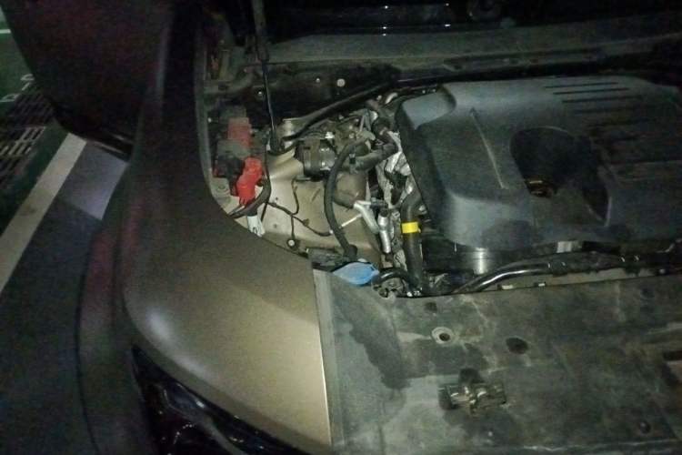 Used Land Rover Defender 2022 110 P400 X-DYNAMIC HSE Engine Bay Right