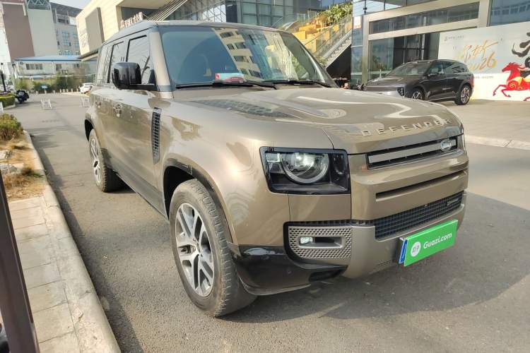 Used Land Rover Defender 2022 110 P400 X Front Right 45 Deg