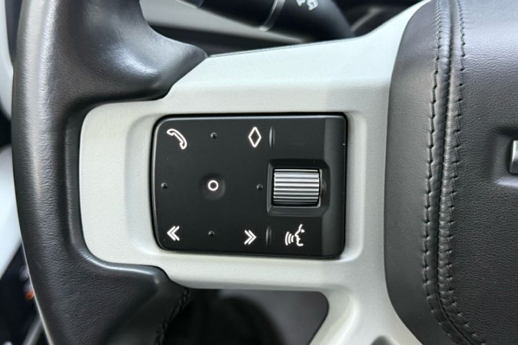 Used Land Rover Defender 2022 110 P400 X-DYNAMIC HSE Interior 13