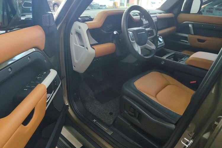 Used Land Rover Defender 2022 110 P400 X-DYNAMIC HSE Interior 2