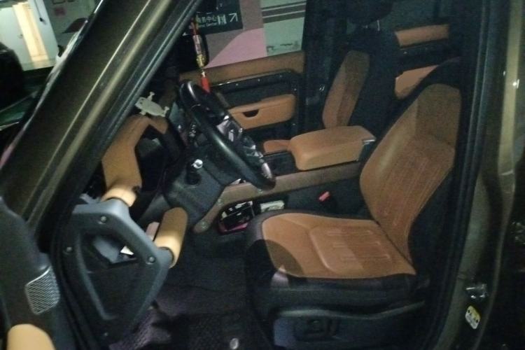 Used Land Rover Defender 2022 110 P400 X-DYNAMIC HSE Left Front Seat