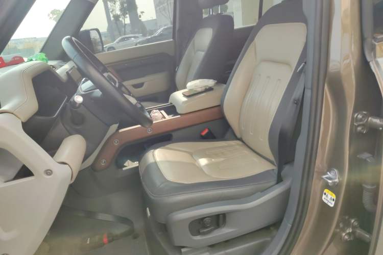 Used Land Rover Defender 2022 110 P400 X Left Front Seat