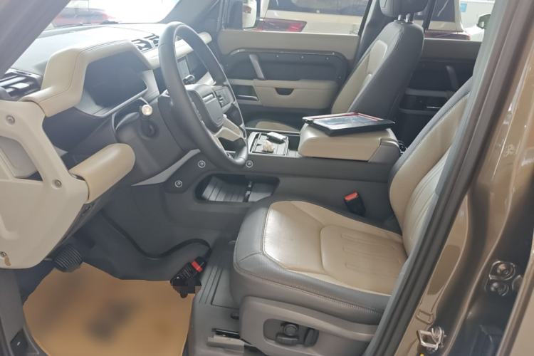 Used Land Rover Defender 2022 110 P400 X-DYNAMIC HSE Left Front Seat
