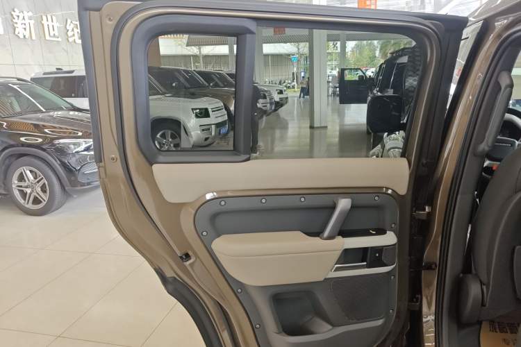 Used Land Rover Defender 2022 110 P400 X-DYNAMIC HSE Left Rear Door Interior