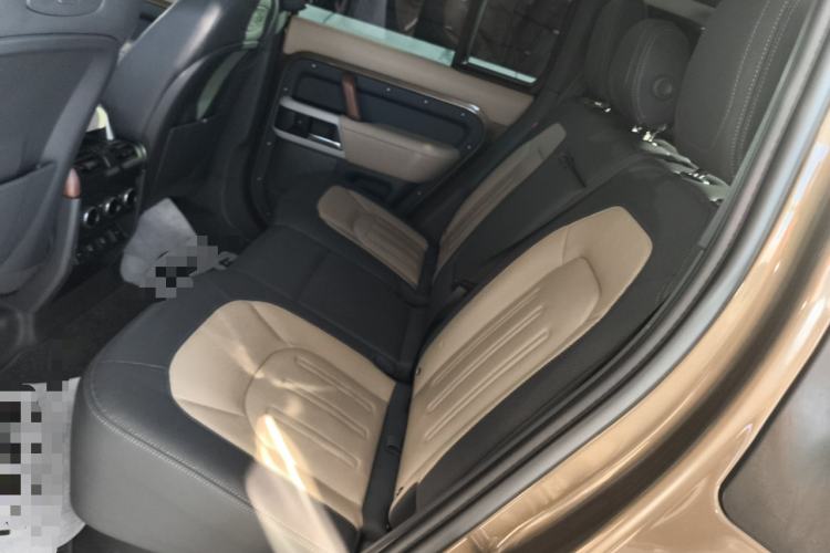 Used Land Rover Defender 2022 110 P400 X-DYNAMIC HSE Left Rear Seat