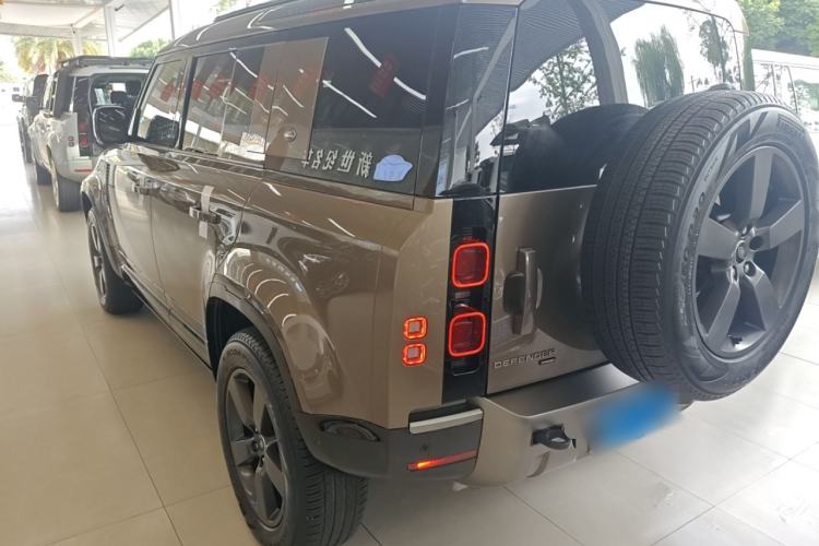 Used Land Rover Defender 2022 110 P400 X-DYNAMIC HSE Left Side