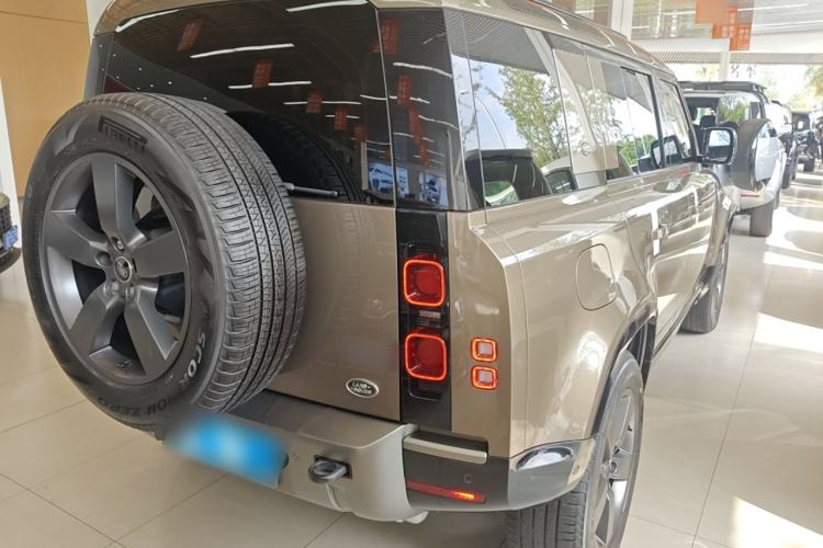 Used Land Rover Defender 2022 110 P400 X-DYNAMIC HSE Rear Right 45 Deg
