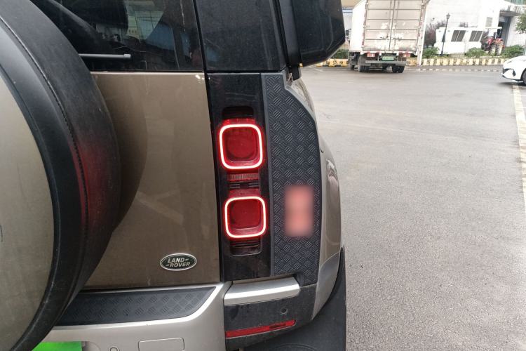 Used Land Rover Defender 2022 110 P400 X-DYNAMIC HSE Right Rear Taillight