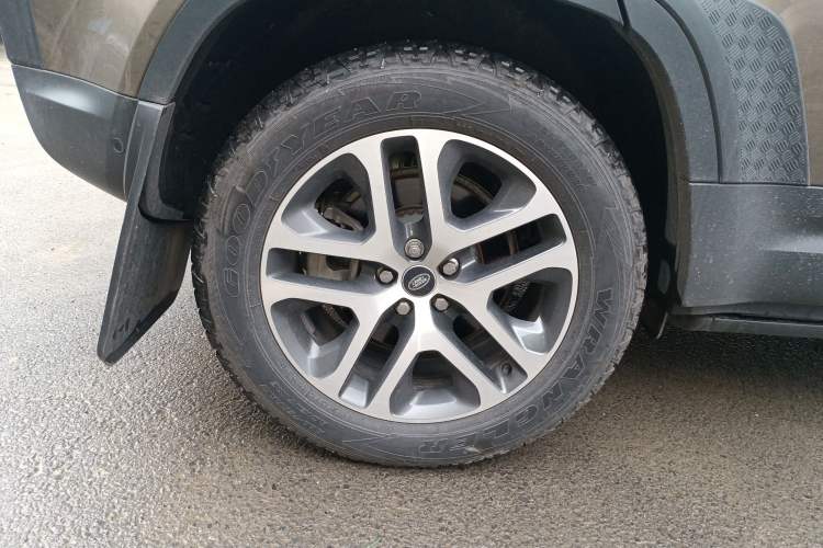 Used Land Rover Defender 2022 110 P400 X-DYNAMIC HSE Right Rear Wheel Hub