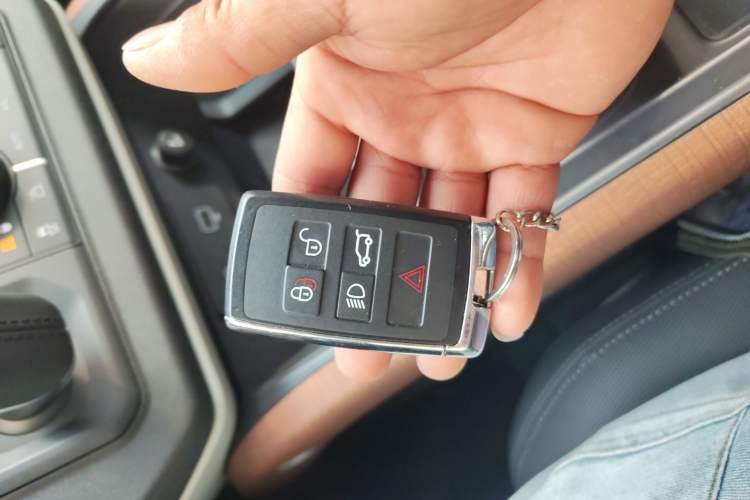 Used Land Rover Defender 2022 110 P400 X Vehicle Key