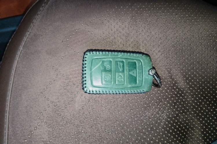 Used Land Rover Defender 2022 110 P400 X-DYNAMIC HSE Vehicle Key