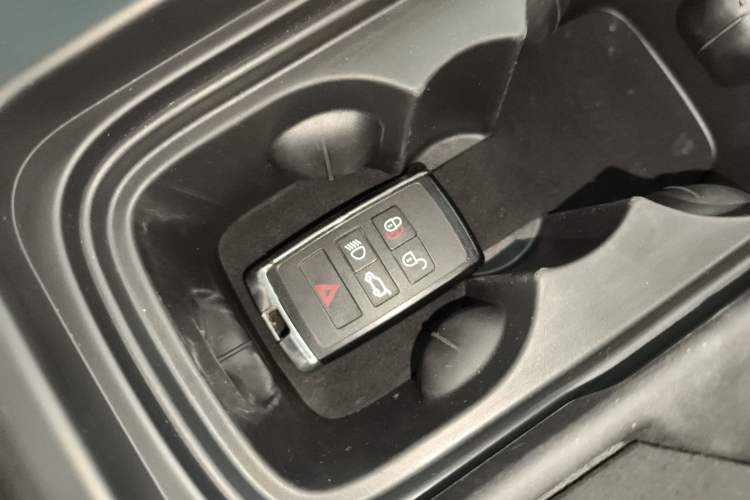 Used Land Rover Defender 2022 110 P400 X-DYNAMIC HSE Vehicle Key