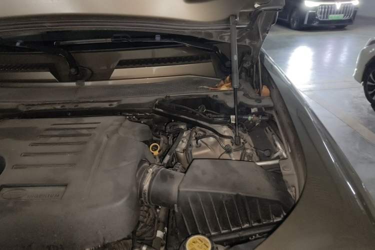 Used Land Rover Defender 2022 110 P400 X-DYNAMIC HSE Engine Bay Left