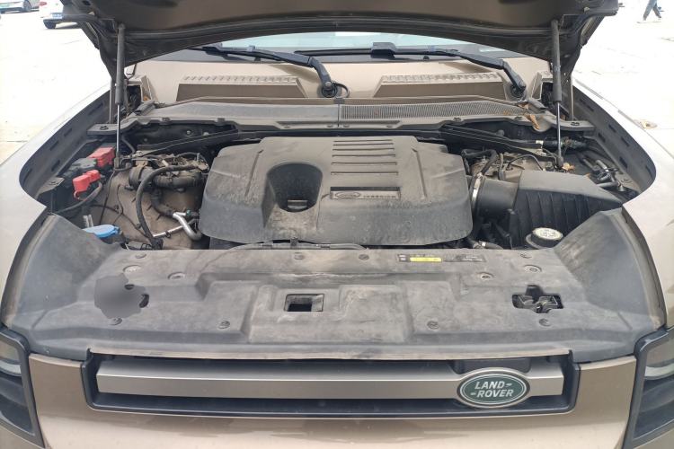 Used Land Rover Defender 2022 110 P400 X-DYNAMIC HSE Engine Bay