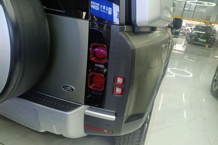 Used Land Rover Defender 2022 110 P400 Dark Edition Exterior 6