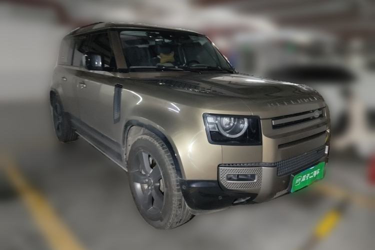 Used Land Rover Defender 2022 110 P400 X-DYNAMIC HSE Front Right 45 Deg