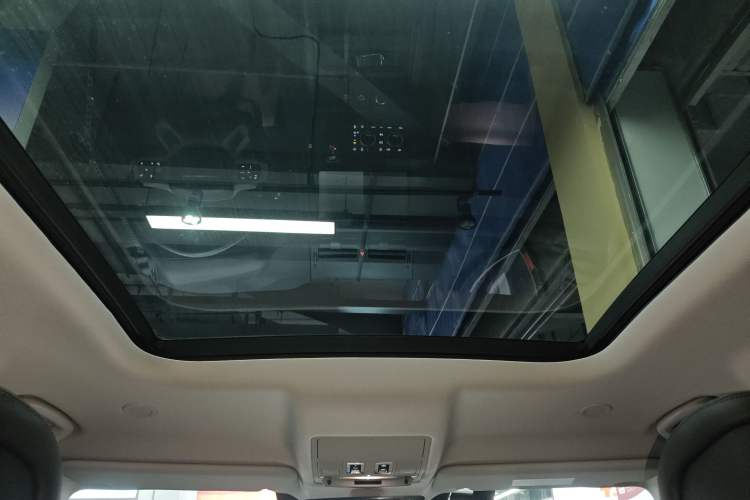 Used Land Rover Defender 2022 110 P400 X-DYNAMIC HSE Headliner