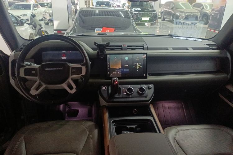 Used Land Rover Defender 2022 110 P400 Dark Edition Interior 2