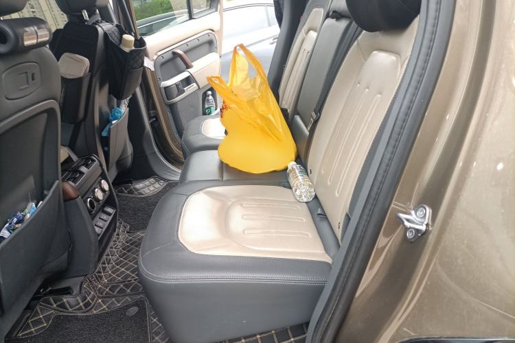 Used Land Rover Defender 2022 110 P400 X-DYNAMIC HSE Interior 4