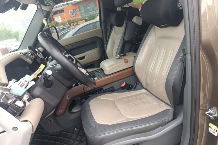 Used Land Rover Defender 2022 110 P400 X-DYNAMIC HSE Left Front Seat