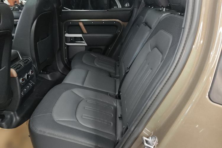 Used Land Rover Defender 2022 110 P400 X-DYNAMIC HSE Left Rear Seat