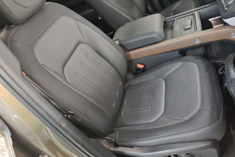 Used Land Rover Defender 2022 110 P400 X-DYNAMIC HSE Right Front Seat