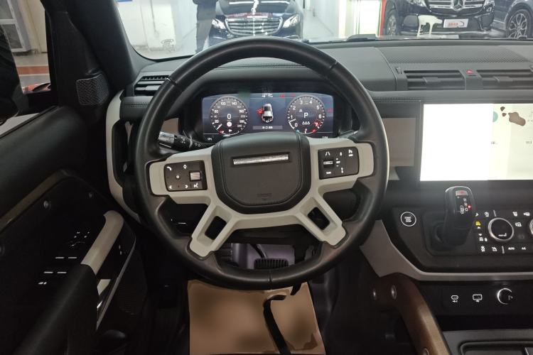 Used Land Rover Defender 2022 110 P400 X-DYNAMIC HSE Steering Wheel