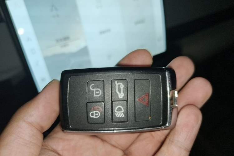 Used Land Rover Defender 2022 110 P400 X-DYNAMIC HSE Vehicle Key