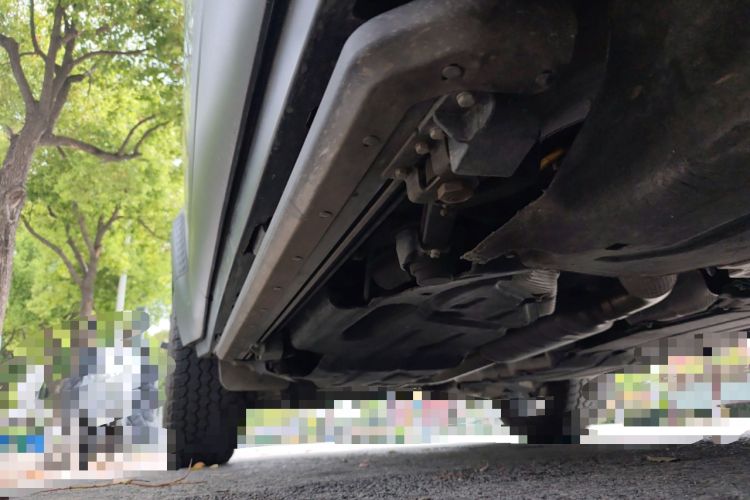 Used Land Rover Defender  Chassis Front Right