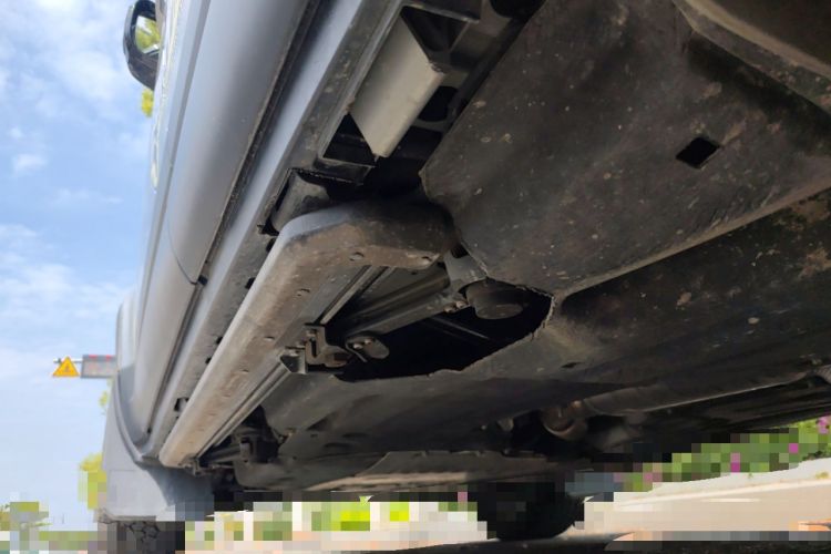 Used Land Rover Defender  Chassis Rear Left